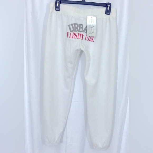 ♦️Sz S | White Mid-Calf Sport/Sweat Shorts | NWT Urban Behavior 🔥 - Picture 3 of 5